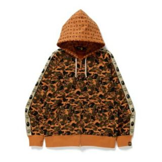 アベイシングエイプ(A BATHING APE)のMCM × BAPE® CAMO ZIP HOODIE【Sサイズ】(パーカー)