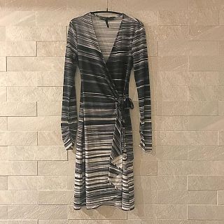 ビーシービージーマックスアズリア(BCBGMAXAZRIA)のラップワンピース　BCBGMAXAZRIA(ひざ丈ワンピース)