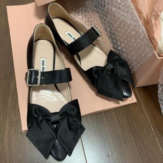 ミュウミュウ(miumiu)の日本未発売メリージェーン(バレエシューズ)