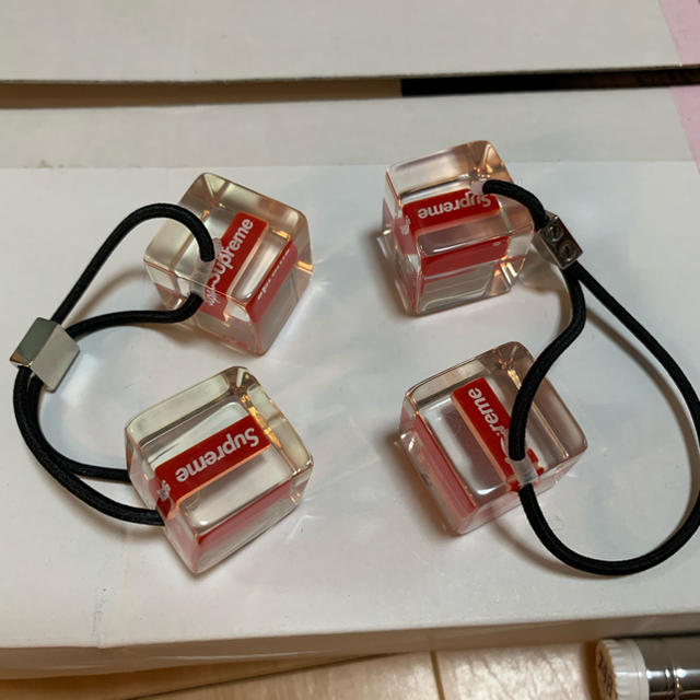 アクセ】 Supreme - SUPREME Hair Bobbles (Set of 2)の通販 by street's shop|シュプリームならラクマ カラー アクセ】 Supreme - SUPREME Hair Bobbles (Set of 2)の通販 by street's shop|シュプリームならラクマ カラー