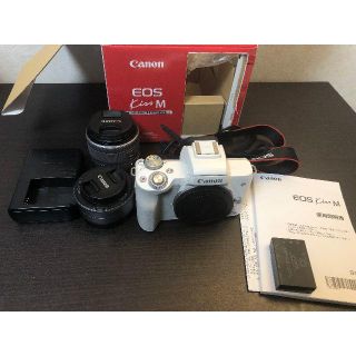 キヤノン(Canon)のEOS Kiss M ダブルレンズキット　美品(ミラーレス一眼)