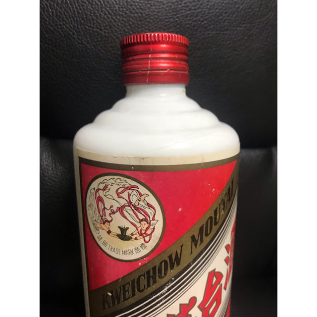 希少 貴州茅台酒 マオタイ酒 天女ラベル 53% 古酒  食品/飲料/酒の酒(蒸留酒/スピリッツ)の商品写真