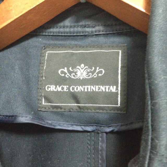 GRACE CONTINENTAL(グレースコンチネンタル)のGRACECONTINENTALトレンチ レディースのジャケット/アウター(トレンチコート)の商品写真