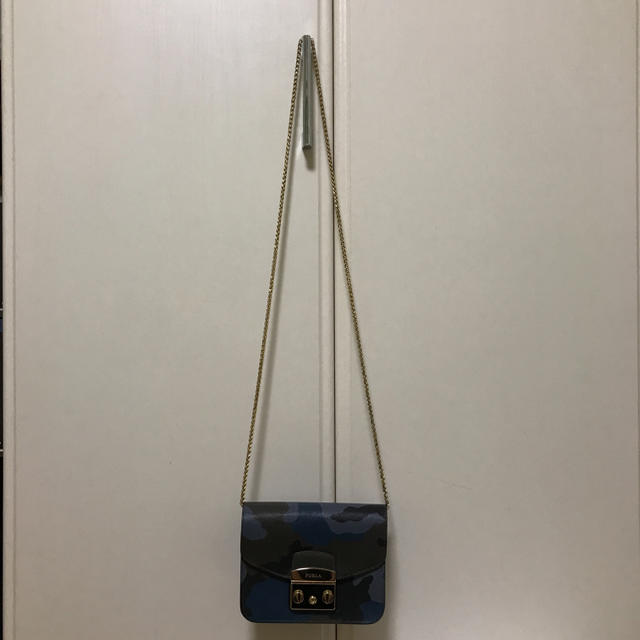 Furla(フルラ)のFURLA メトロポリス カモフラージュ 送料込み レディースのバッグ(ショルダーバッグ)の商品写真