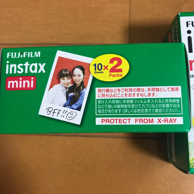 富士フイルム(フジフイルム)のチェキフィルム 2P×2組 40枚！！ スマホ/家電/カメラのカメラ(フィルムカメラ)の商品写真