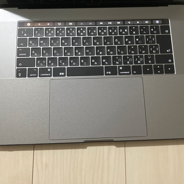 macbook pro 2017 THULEケース　Macワイヤレスキーボード付