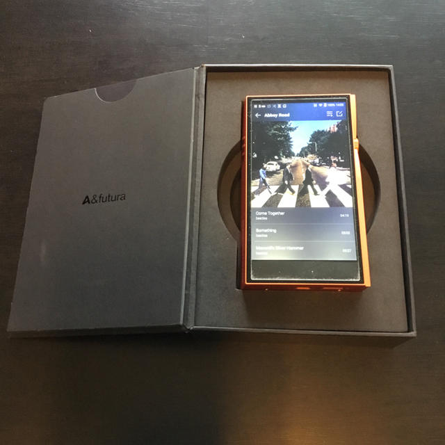 iriver(アイリバー)のAstell&kern  A&futura  SE100バランスケーブル付き スマホ/家電/カメラのオーディオ機器(ポータブルプレーヤー)の商品写真