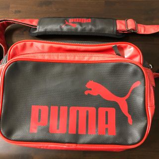 プーマ(PUMA)のプーマ PUMA エナメルバック 赤黒(ショルダーバッグ)