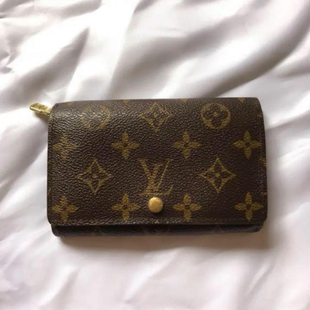 LOUIS VUITTON(ルイヴィトン)のLOUISVUITTON☆モノグラム☆二つ折り財布 レディースのファッション小物(財布)の商品写真