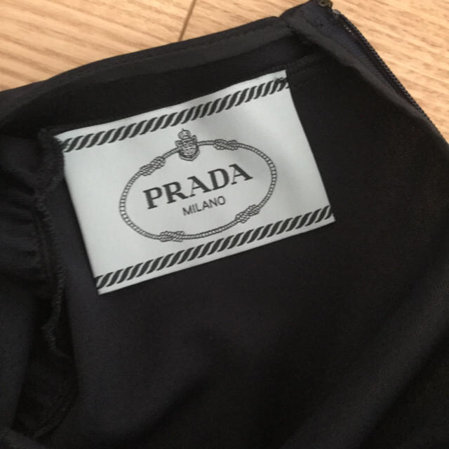 PRADA(プラダ)の新品未使用！PRADA 2018SSワンピース レディースのワンピース(ロングワンピース/マキシワンピース)の商品写真