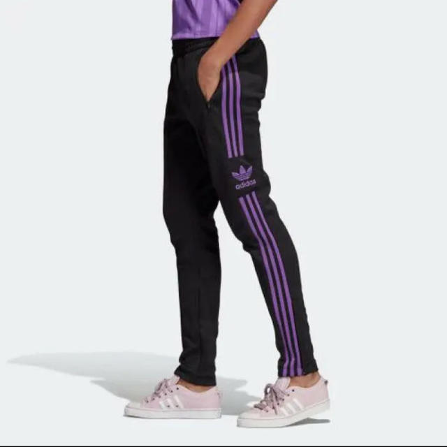 adidas(アディダス)のadidas originals M レディースのパンツ(カジュアルパンツ)の商品写真