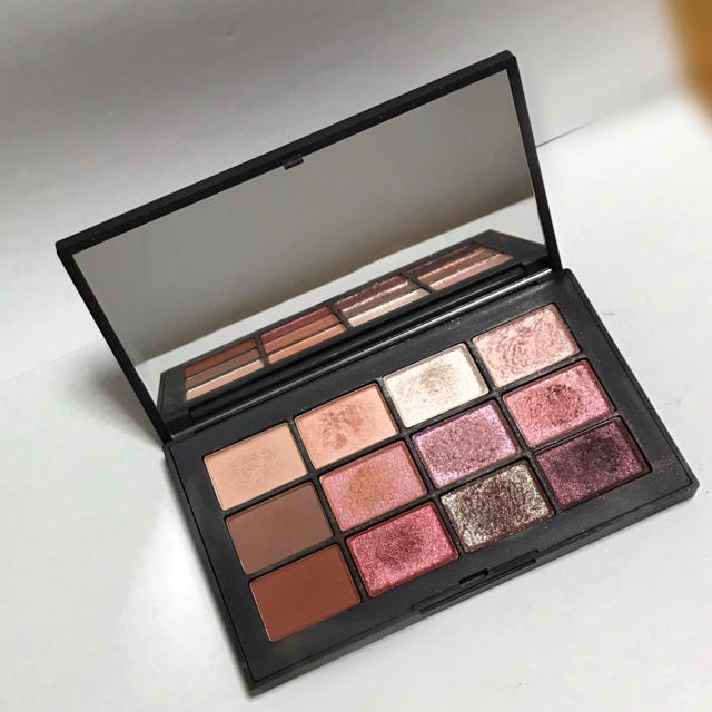 NARS イグナイテッドアイシャドウ パレット