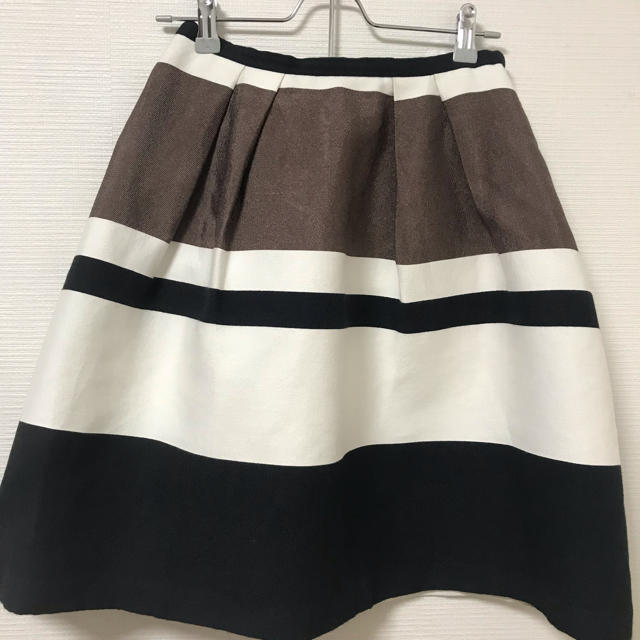 TOMORROWLAND(トゥモローランド)のトゥモローランド コレクション スカート レディースのスカート(ひざ丈スカート)の商品写真