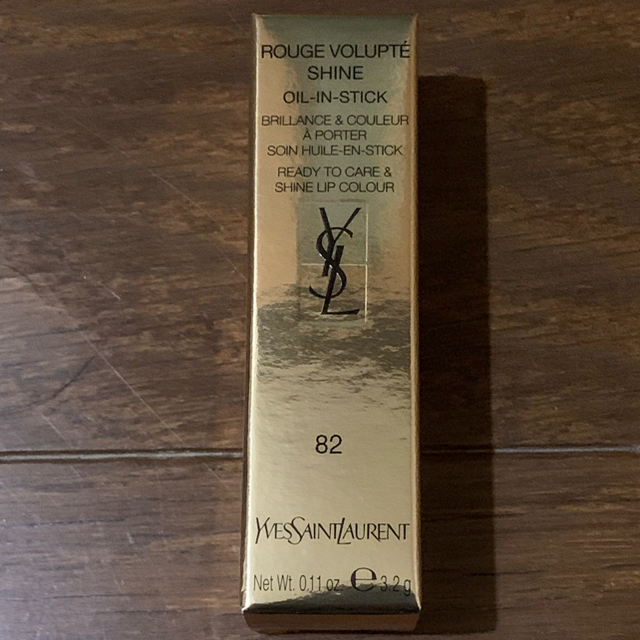 Yves Saint Laurent Beaute(イヴサンローランボーテ)のYSL イヴ・サンローラン クリスマスコフレ 日本限定 口紅 No.82 コスメ/美容のベースメイク/化粧品(口紅)の商品写真