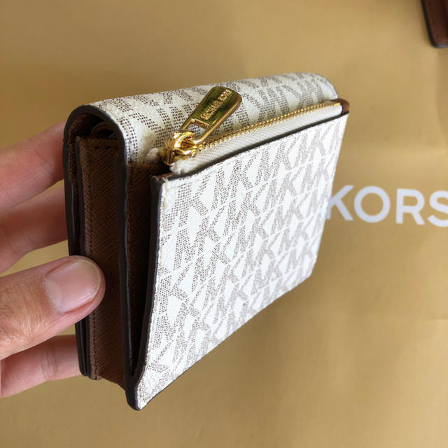 Michael Kors(マイケルコース)の秋の新作！マイケルコース 二つ折財布 MKバニラ レディースのファッション小物(財布)の商品写真