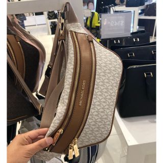 マイケルコース(Michael Kors)の大人気！マイケルコース ベルトバッグMKバニラ(ボディバッグ/ウエストポーチ)