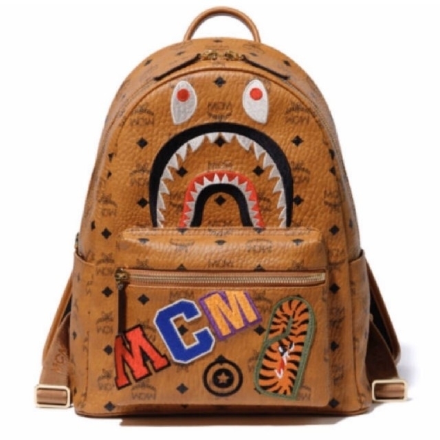 A BATHING APE(アベイシングエイプ)のMCM BAPE SHARK STARK BACKPACK バックパック メンズのバッグ(バッグパック/リュック)の商品写真