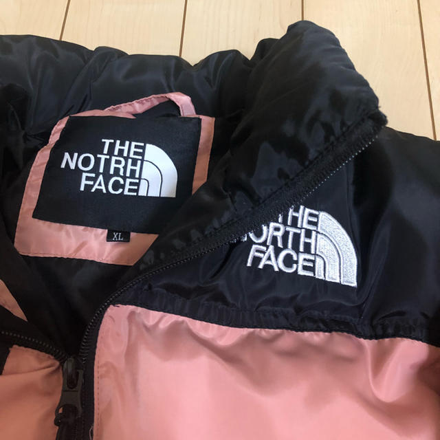 THE NORTH FACE(ザノースフェイス)のノースフェイスピンク＆黒XL レディースのジャケット/アウター(ダウンジャケット)の商品写真