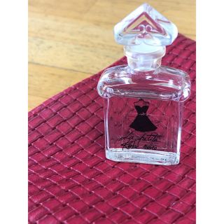 ゲラン(GUERLAIN)のゲラン 香水　guerlain LA PETITE ROBE NOIRE(香水(女性用))