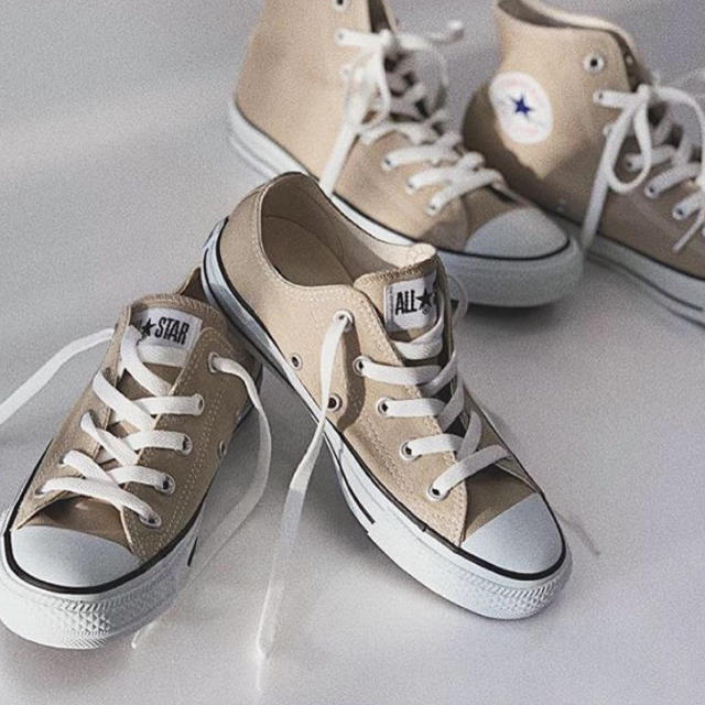 CONVERSE(コンバース)のconverse ベージュ レディースの靴/シューズ(スニーカー)の商品写真