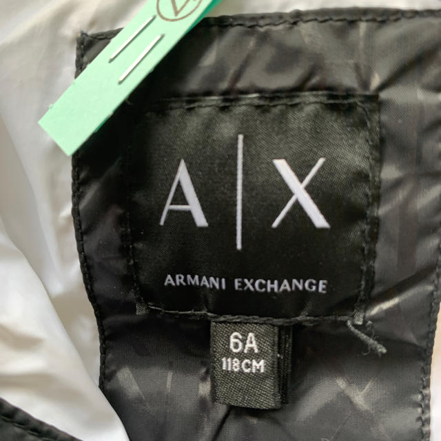 ARMANI EXCHANGE(アルマーニエクスチェンジ)の値下げ！ARMANI EXCANGE 中綿ジャケット黒 120 キッズ/ベビー/マタニティのキッズ服男の子用(90cm~)(ジャケット/上着)の商品写真
