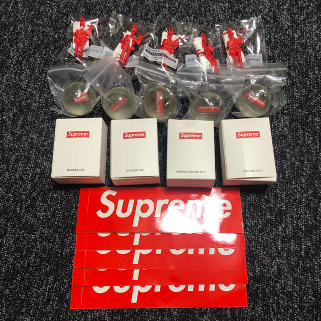 supreme シュプリーム ノベルティセット