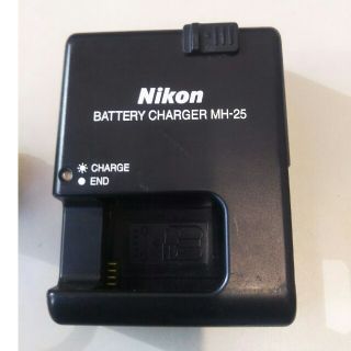 ニコン(Nikon)のNikon BATTERY CHARGER MH-25(バッテリー/充電器)