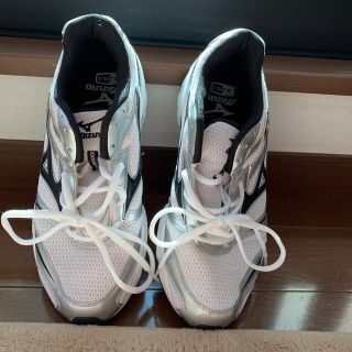 ミズノ(MIZUNO)のミズノ　スニーカー　25.５センチ(スニーカー)