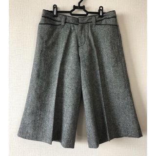 シーディーエスベーシック(C.D.S BASIC)のC.D.S.BASIC タッグ入り ガウチョパンツ S グレー(ハーフパンツ)