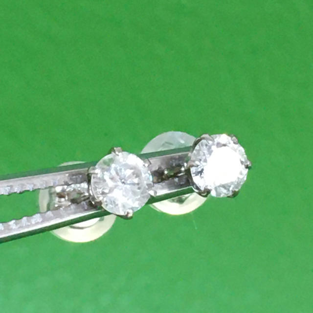 Pt900/K14WG ピアス　ダイヤモンド 0.24ct/ 0.25ct