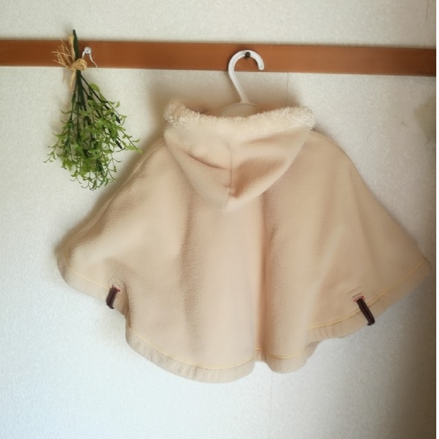 mikihouse(ミキハウス)の【美品】ミキハウス　ポンチョ　ベージュ　くま キッズ/ベビー/マタニティのベビー服(~85cm)(カーディガン/ボレロ)の商品写真