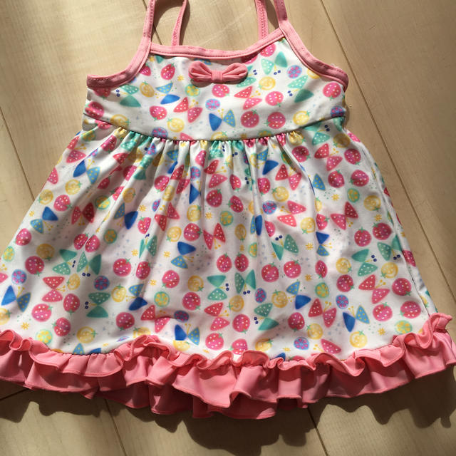 しまむら(シマムラ)の女の子　水着　ワンピース水着　90  キッズ/ベビー/マタニティのキッズ服女の子用(90cm~)(水着)の商品写真