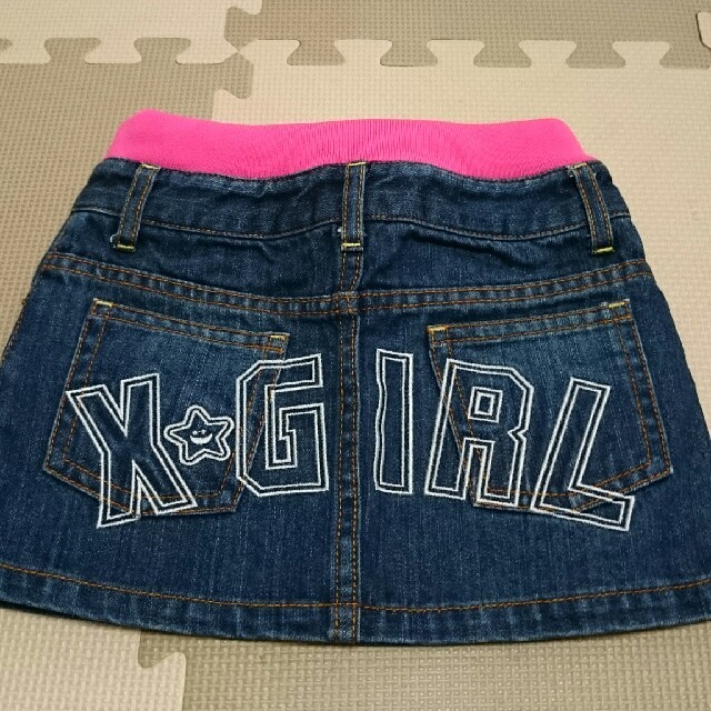 X-girl Stages(エックスガールステージス)の美品 x-girl stages デニムスカート ロゴ キラッキー ４Ｔ ☆  キッズ/ベビー/マタニティのキッズ服女の子用(90cm~)(スカート)の商品写真