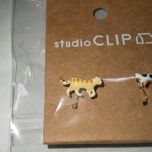 STUDIO CLIP(スタディオクリップ)のスタジオクリップ     オヤコネコ イヤリング レディースのアクセサリー(イヤリング)の商品写真