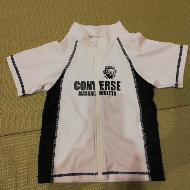 CONVERSE(コンバース)のラッシュガード キッズ/ベビー/マタニティのキッズ服男の子用(90cm~)(水着)の商品写真