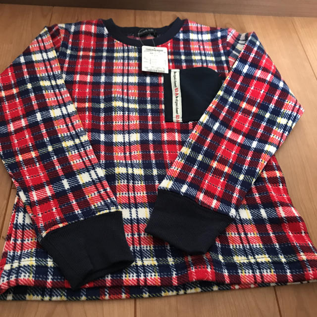 裏起毛トレーナー 新品未使用 キッズ/ベビー/マタニティのキッズ服男の子用(90cm~)(Tシャツ/カットソー)の商品写真