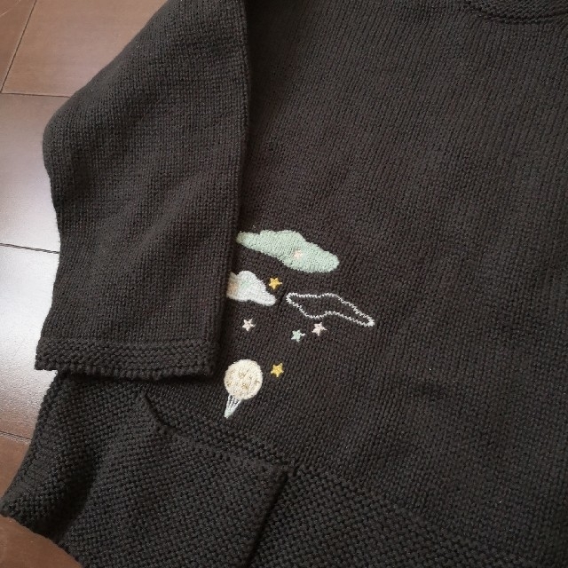 ZARA KIDS(ザラキッズ)のザラ　98cm　チャコールグレーのニット　刺繍入り　セーター　zara キッズ/ベビー/マタニティのキッズ服女の子用(90cm~)(ニット)の商品写真