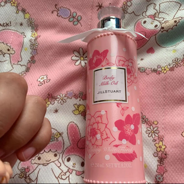 JILLSTUART(ジルスチュアート)のジルスチュアート リラックス ボディミルクオイル 250ml おまけ付き♥ コスメ/美容のボディケア(ボディクリーム)の商品写真