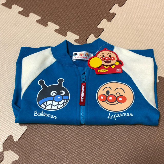 BANDAI(バンダイ)の（新品　未使用）アンパンマンの上着　95サイズ キッズ/ベビー/マタニティのキッズ服男の子用(90cm~)(ジャケット/上着)の商品写真