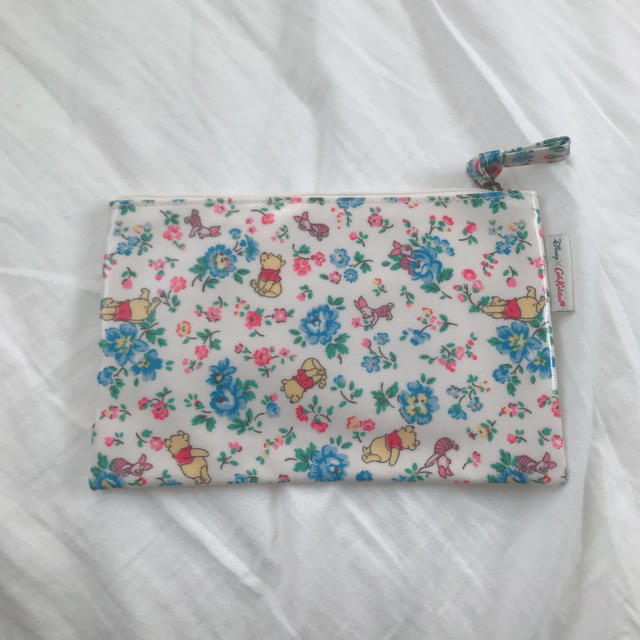 Cath Kidston(キャスキッドソン)のcath kidston プーさんポーチ レディースのファッション小物(ポーチ)の商品写真