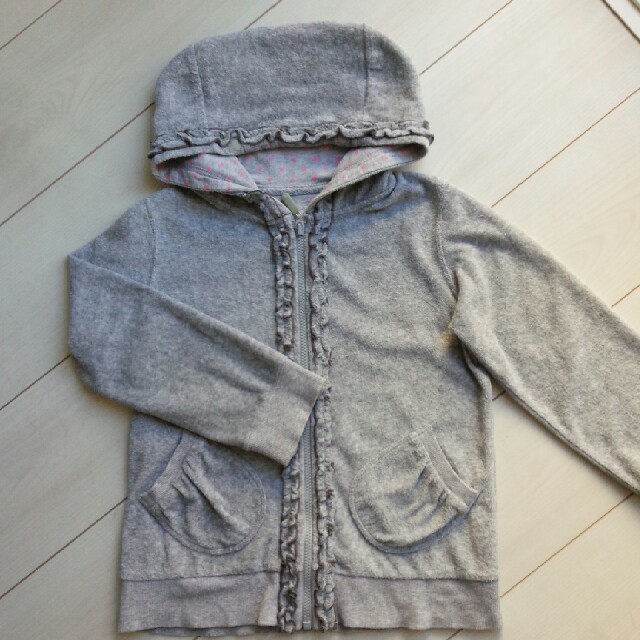 WORLD BASIC(ワールドベーシック)の女児　長袖パーカー130 キッズ/ベビー/マタニティのキッズ服女の子用(90cm~)(ジャケット/上着)の商品写真