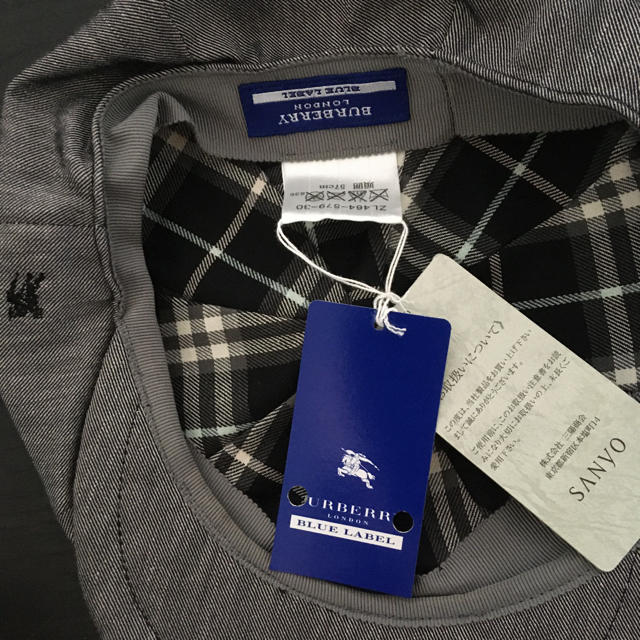 BURBERRY BLUE LABEL(バーバリーブルーレーベル)のバーバリーブルーレーベル グレー57㎝キャスケット06.20⑩ レディースの帽子(キャスケット)の商品写真