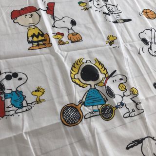 Snoopy スヌーピー Snoopy 生地 布 ハンドメイド資材 ビンテージシーツ風の通販 ラクマ