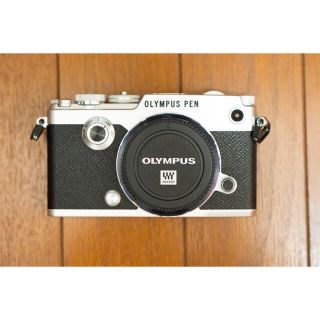 オリンパス(OLYMPUS)のOLYMPUS PEN-F レンズ二本セット(ミラーレス一眼)