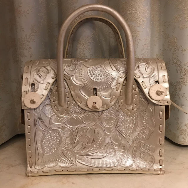 お値下げ中　グレースコンチネンタル　S size gold bag