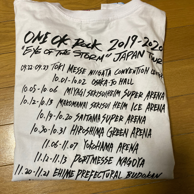 ONE OK ROCK(ワンオクロック)のワンオク　Eye of the Storm JAPAN TOUR Ｔ　リストバン エンタメ/ホビーのタレントグッズ(ミュージシャン)の商品写真