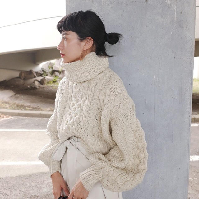HAND CABLE SHORT KNIT TOPS clane ニット/セーター