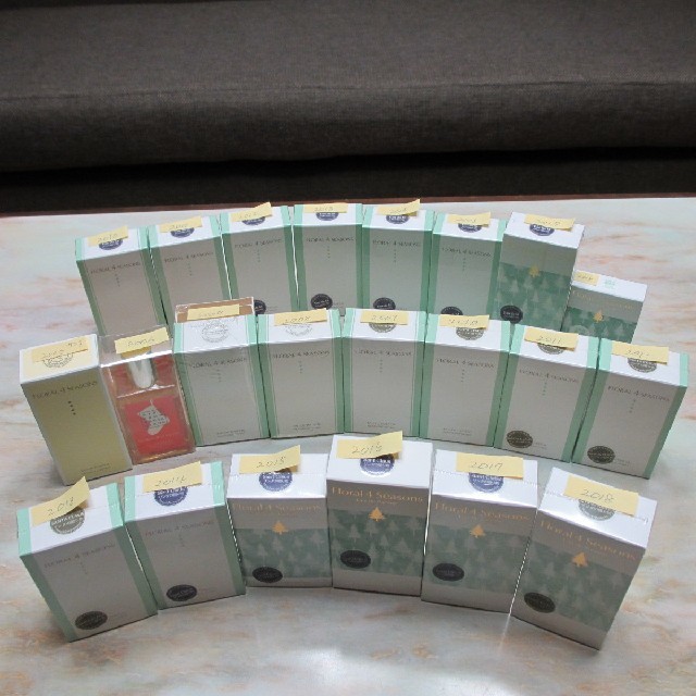 香水武蔵野ワークス サンタの贈り物(１４本５月)の贈り物 (８本)計２２本セット