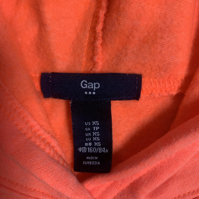 GAP(ギャップ)のGAP パーカー　オレンジ 160 XS キッズ/ベビー/マタニティのキッズ服女の子用(90cm~)(その他)の商品写真