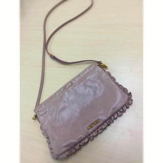 ミュウミュウ(miumiu)のmiumiu 斜めがけフリル ショルダーバッグ  くすみピンク ミュウミュウ(ショルダーバッグ)